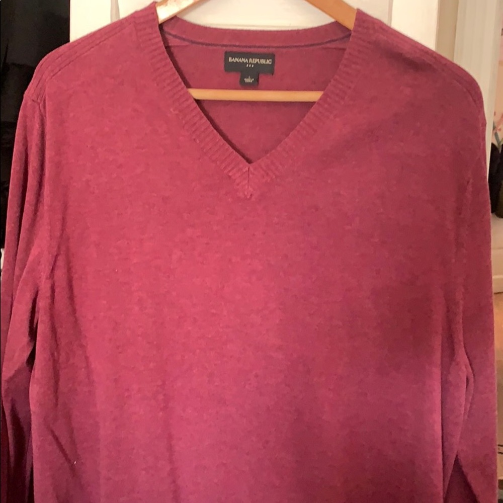 Banana republic light V-neck sweater raspberry